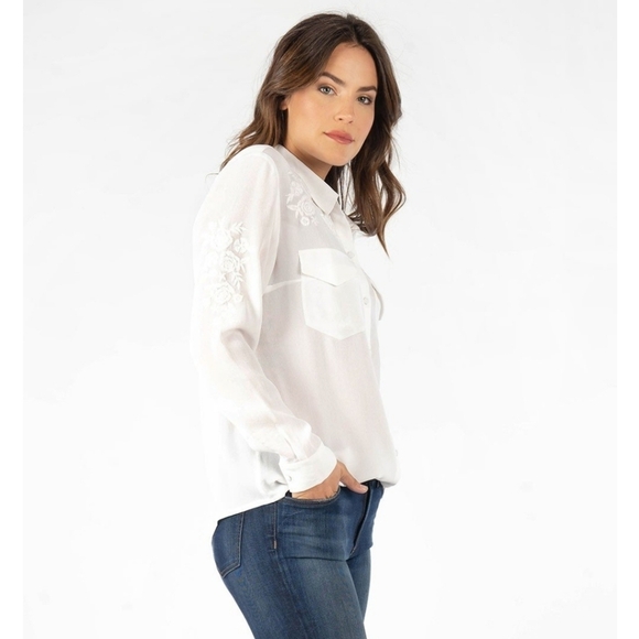 Josette with Rose Embroidery Blouse from Kut from the Kloth size M - Picture 4 of 17